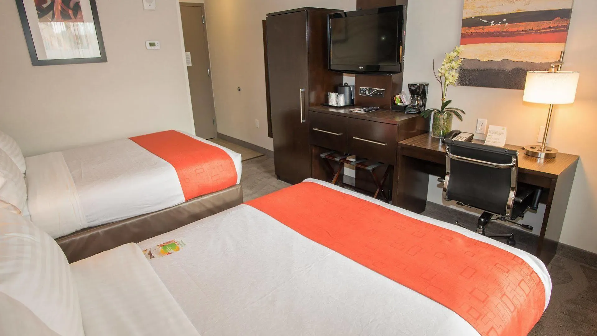 Holiday Inn Lower East Side By Ihg New York 4*,